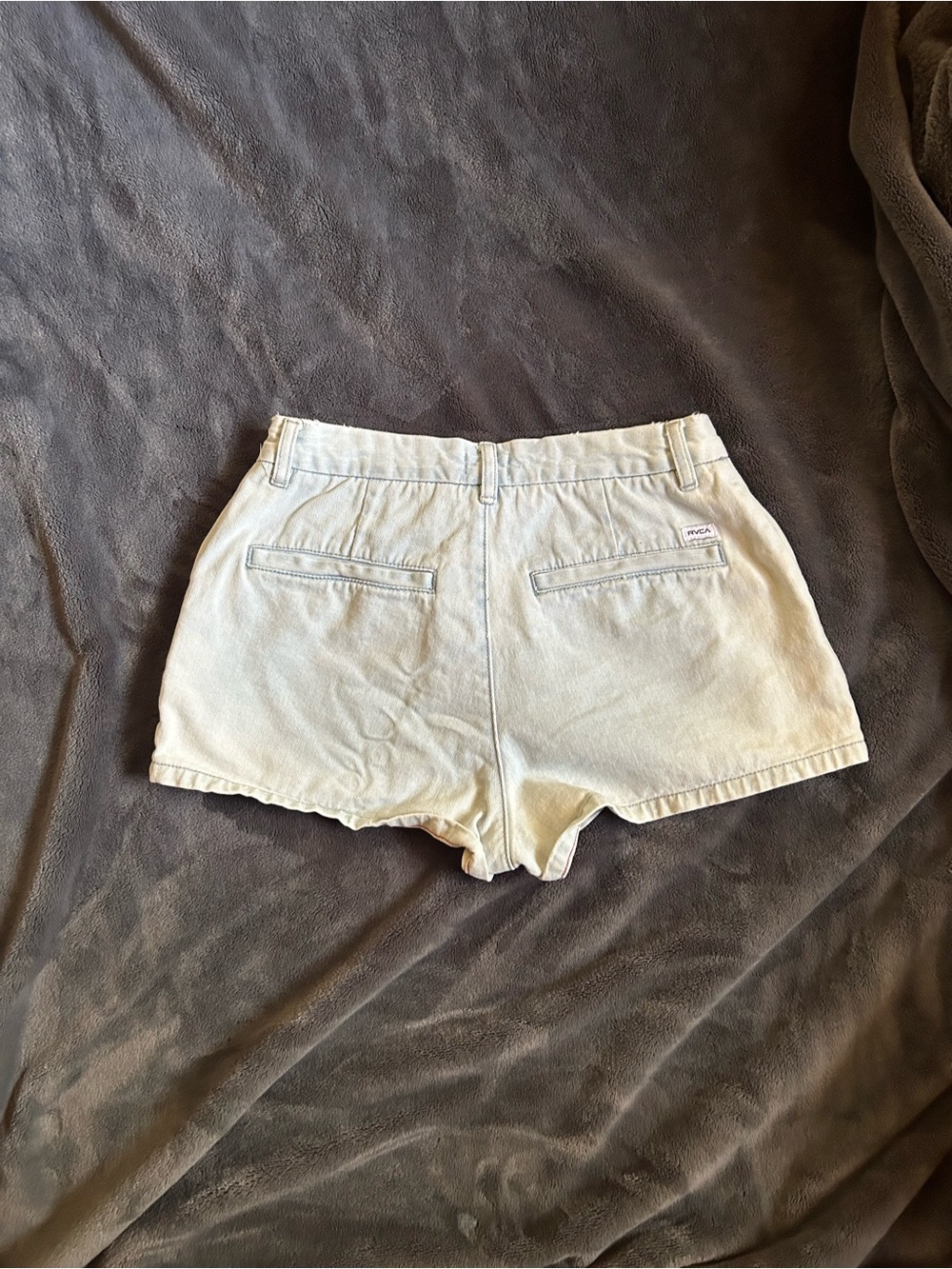 RVCA - Picture 2 of 3